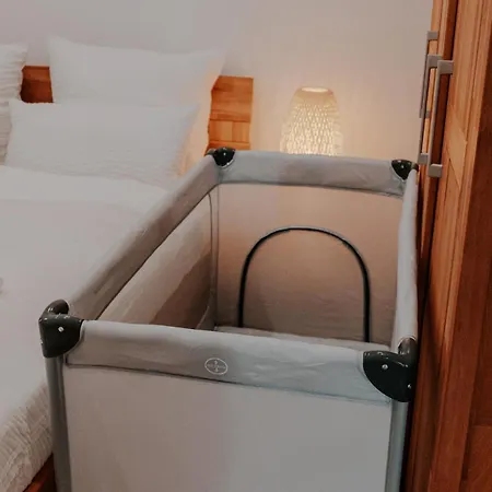 Ava Escapes - Tanz 5 - - Wifi